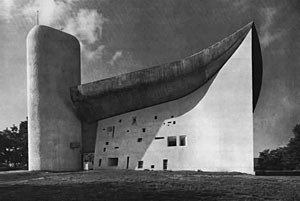 Kyrka i Ronchamp av Le Courbusier